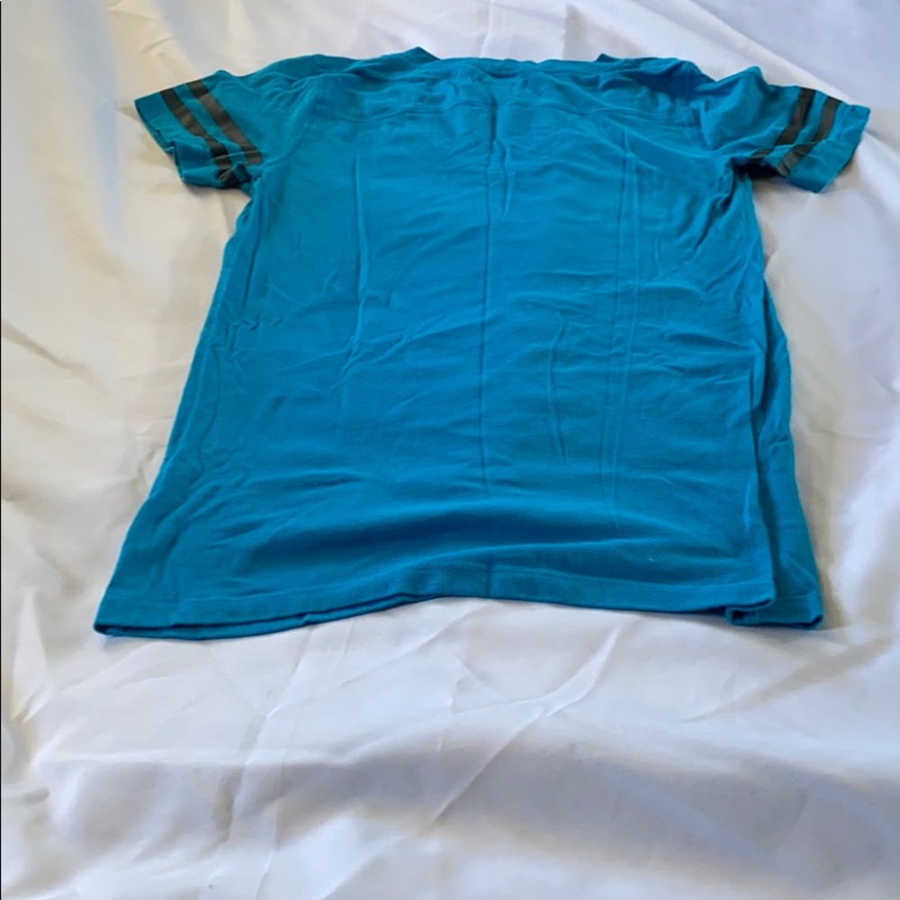 T-Shirt. - Picture 3 of 3